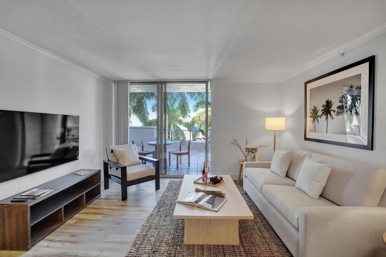 Dharma Home Suites Coral Gables At Gables Grand Plaza Miami Exterior foto